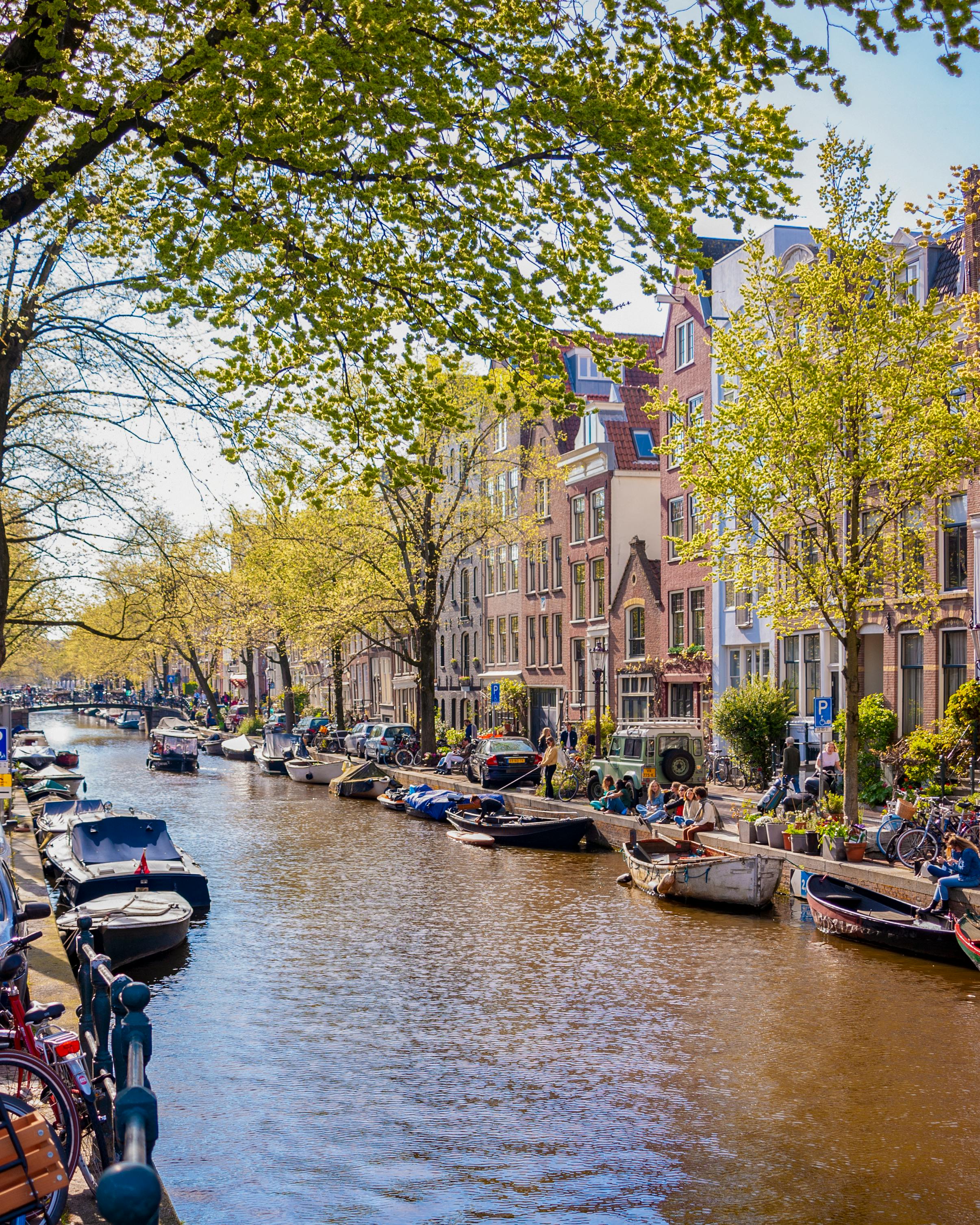 Amsterdam grachten centrum — typisch Amsterdams straatbeeld voor examenkandidaten